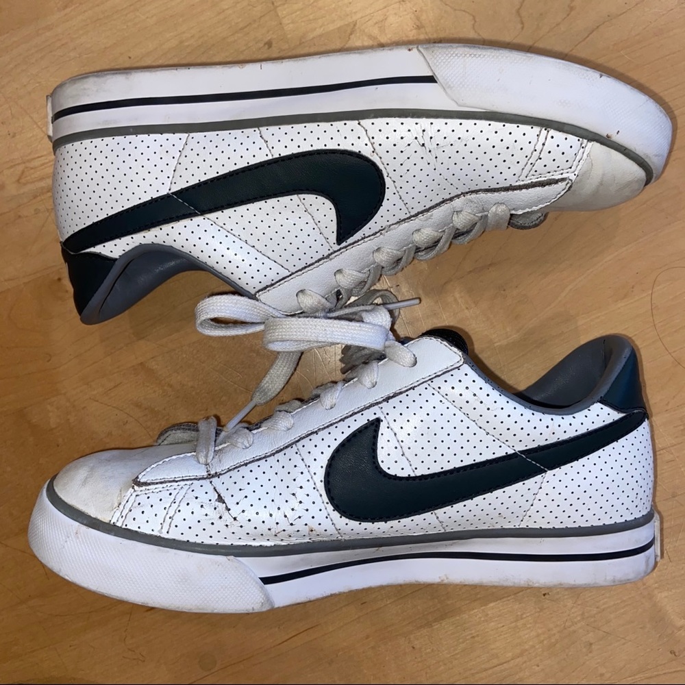 ❌ SOLD ❌White/navy Blue Nike Blazer low Shoes